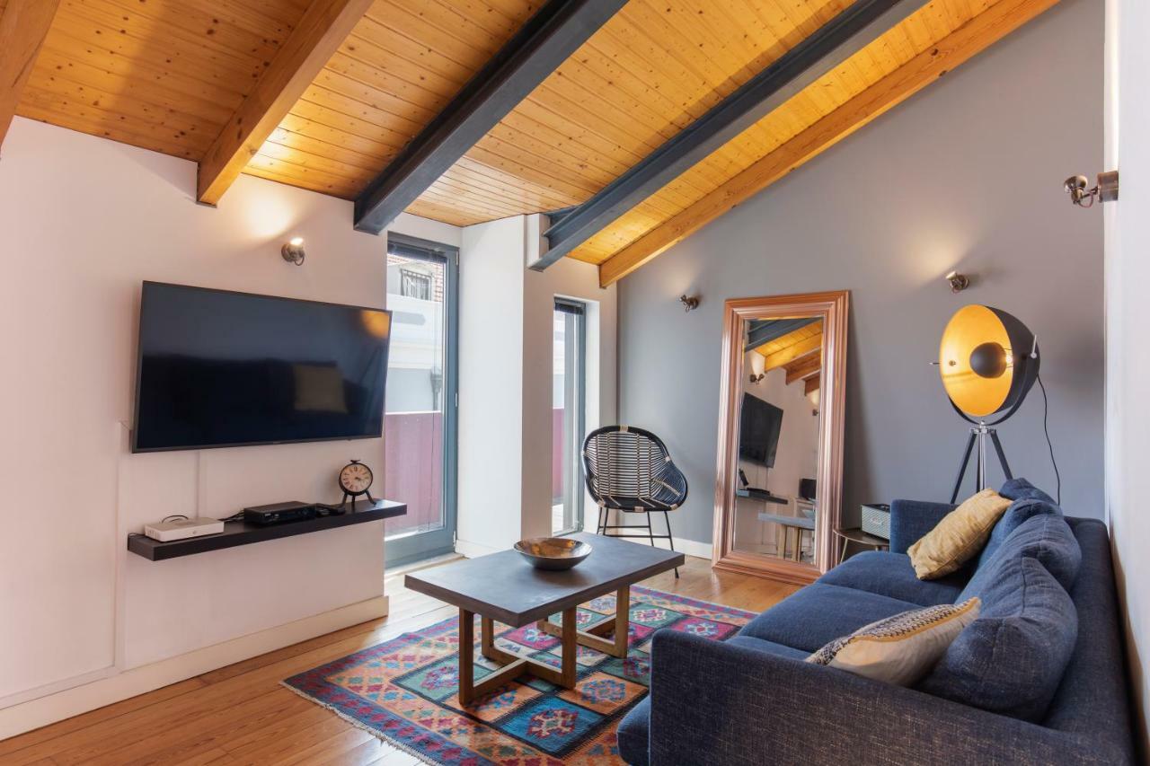 Bairro Alto Stunning Flat With Balcony By Lovelystay Лиссабон Экстерьер фото